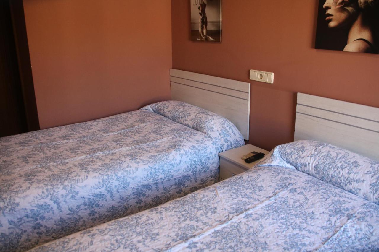 Hostal Burgales Milagro Zewnętrze zdjęcie
