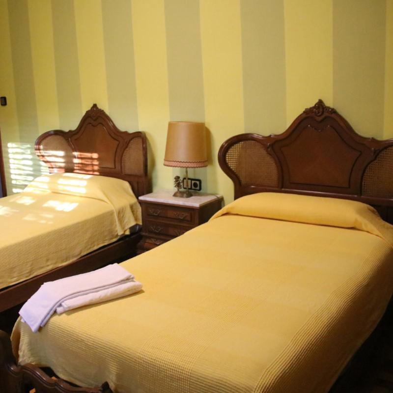 Hostal Burgales Milagro Zewnętrze zdjęcie